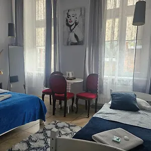 Deja Vu Hostel